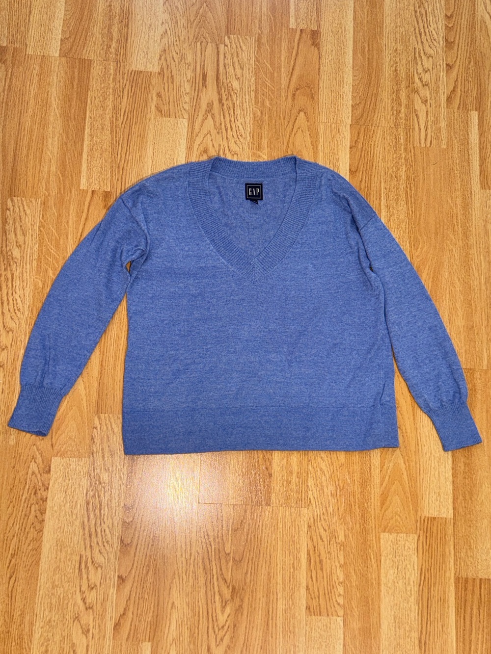 EUC GAP Women’s Petite Heathered Royal Blue V-Neck Sweater- xsp